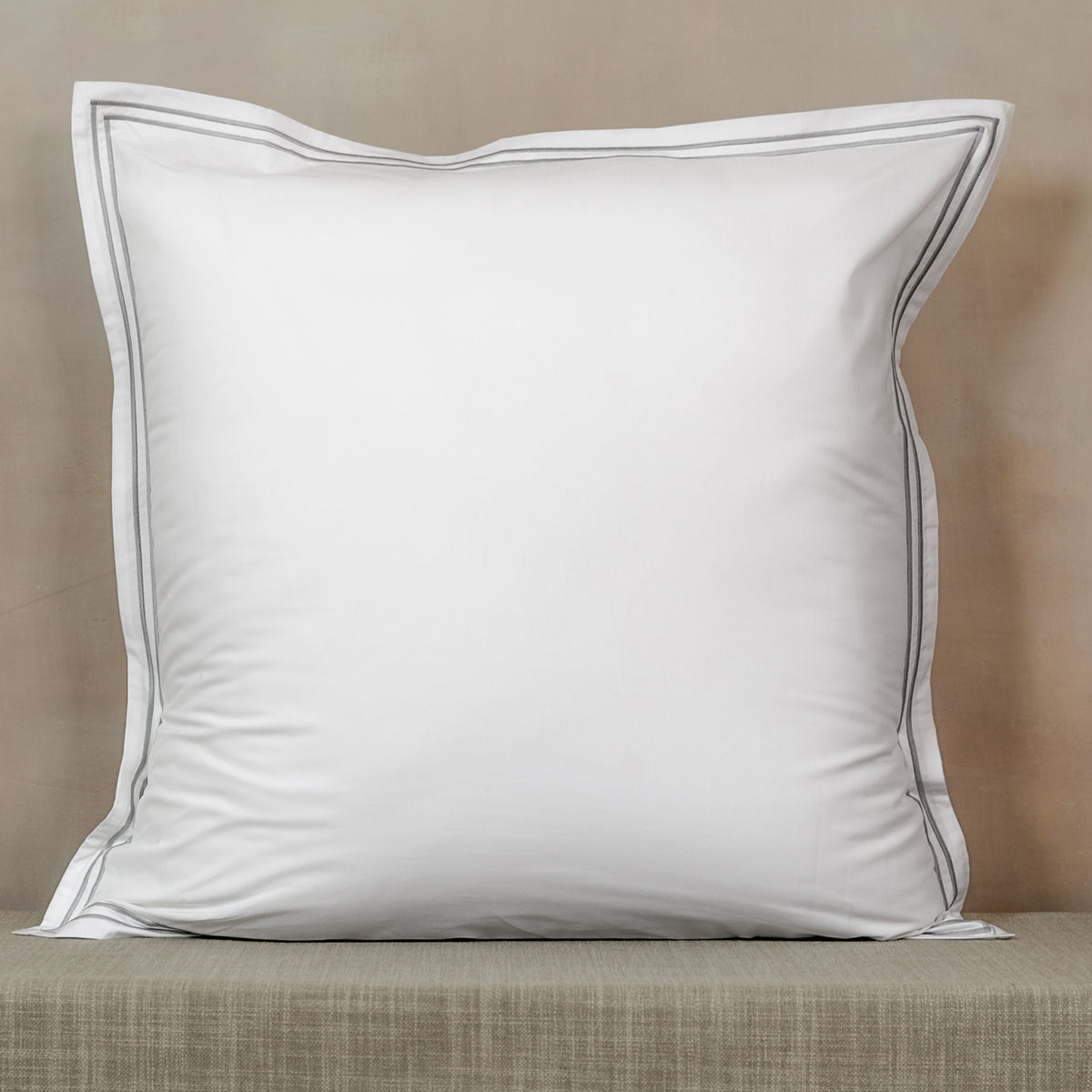 Funda Decorativa Festón | 200 Hilos Euro 65 cm x 65 cm Perla